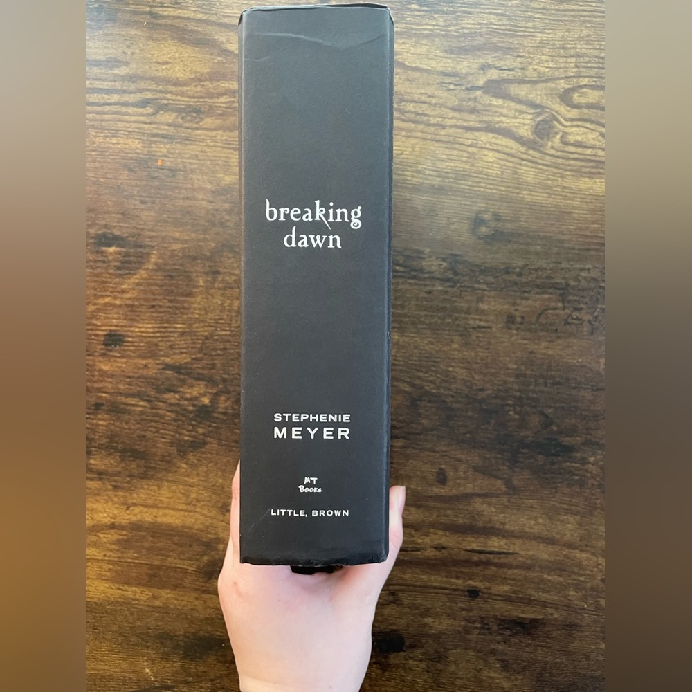 Twilight: Breaking dawn book